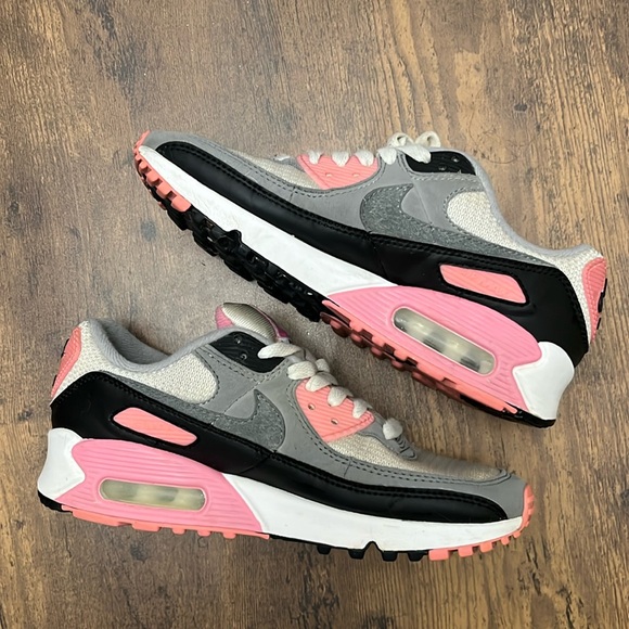 Air Max 90 Rose Women’s size 5.5! Pre owned w/o box. - Picture 2 of 10
